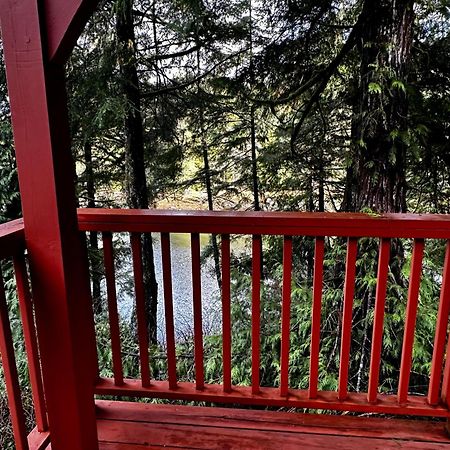 Waterfront Timber Frame Cottage! Ucluelet Eksteriør bilde