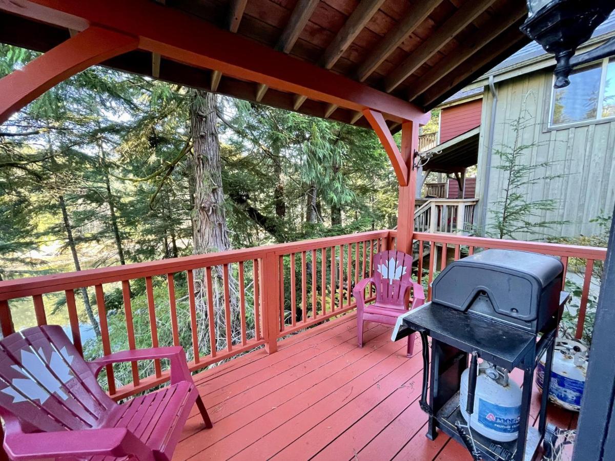 Waterfront Timber Frame Cottage! Ucluelet Eksteriør bilde
