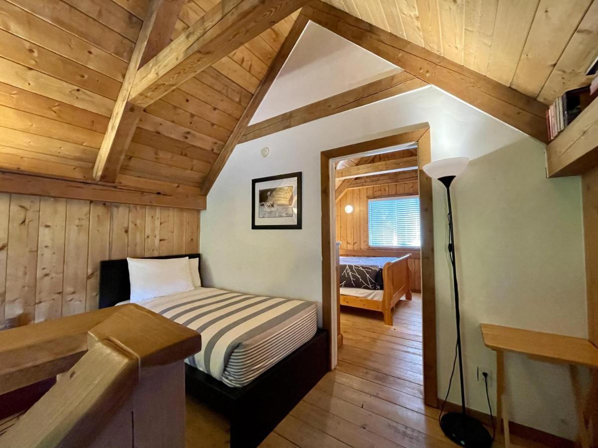 Waterfront Timber Frame Cottage! Ucluelet Eksteriør bilde