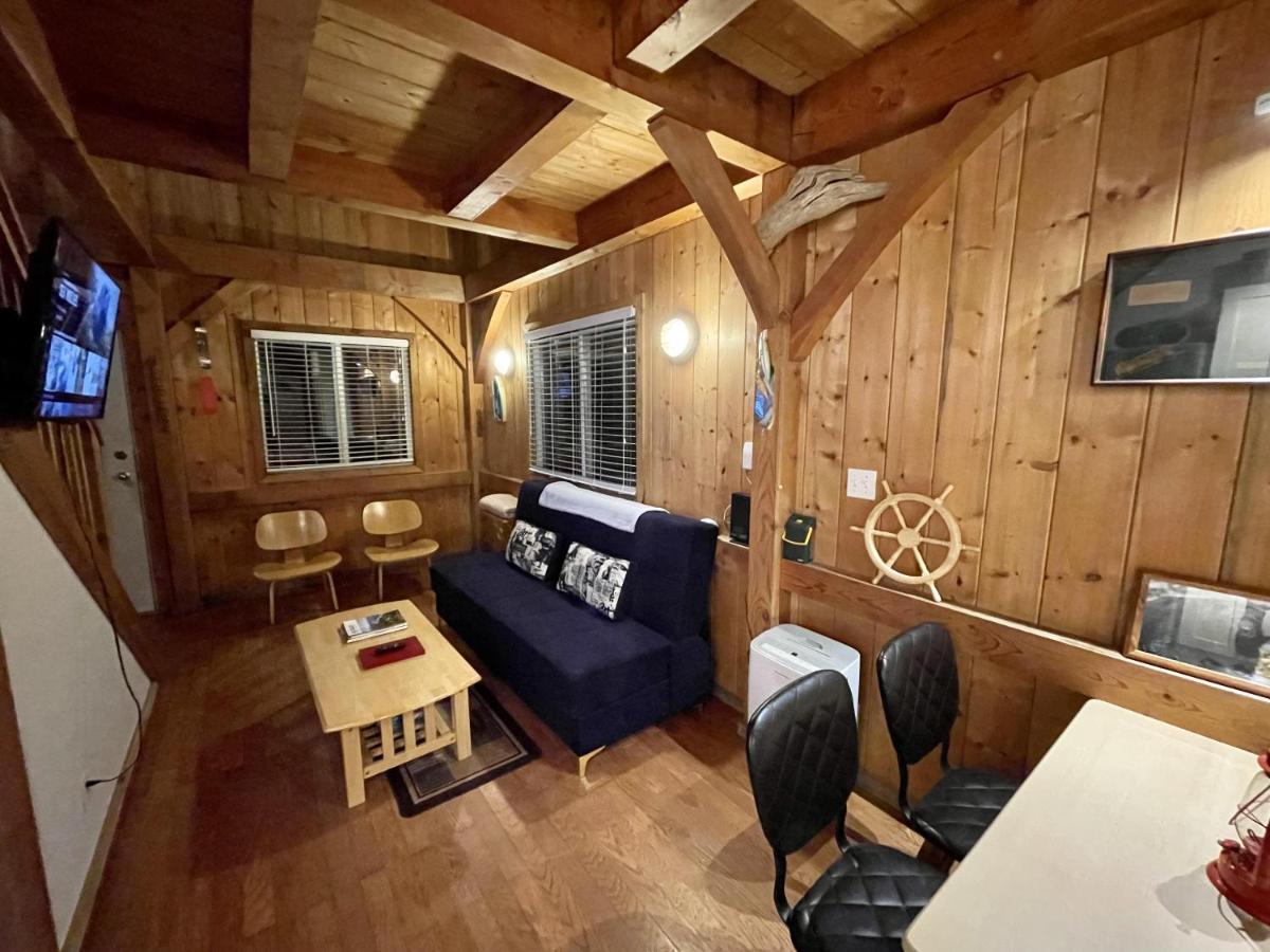 Waterfront Timber Frame Cottage! Ucluelet Eksteriør bilde