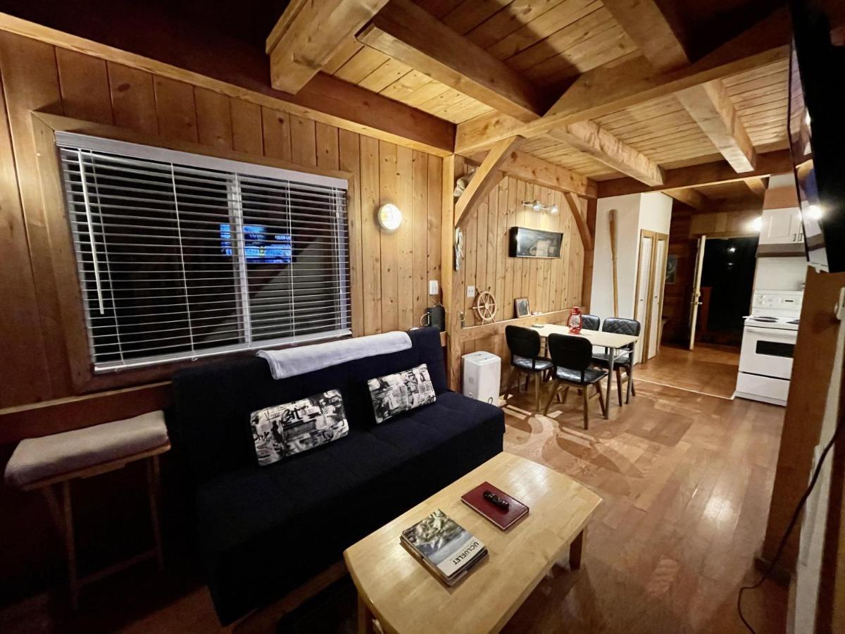 Waterfront Timber Frame Cottage! Ucluelet Eksteriør bilde