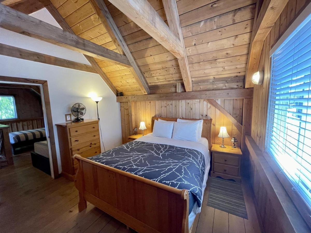 Waterfront Timber Frame Cottage! Ucluelet Eksteriør bilde