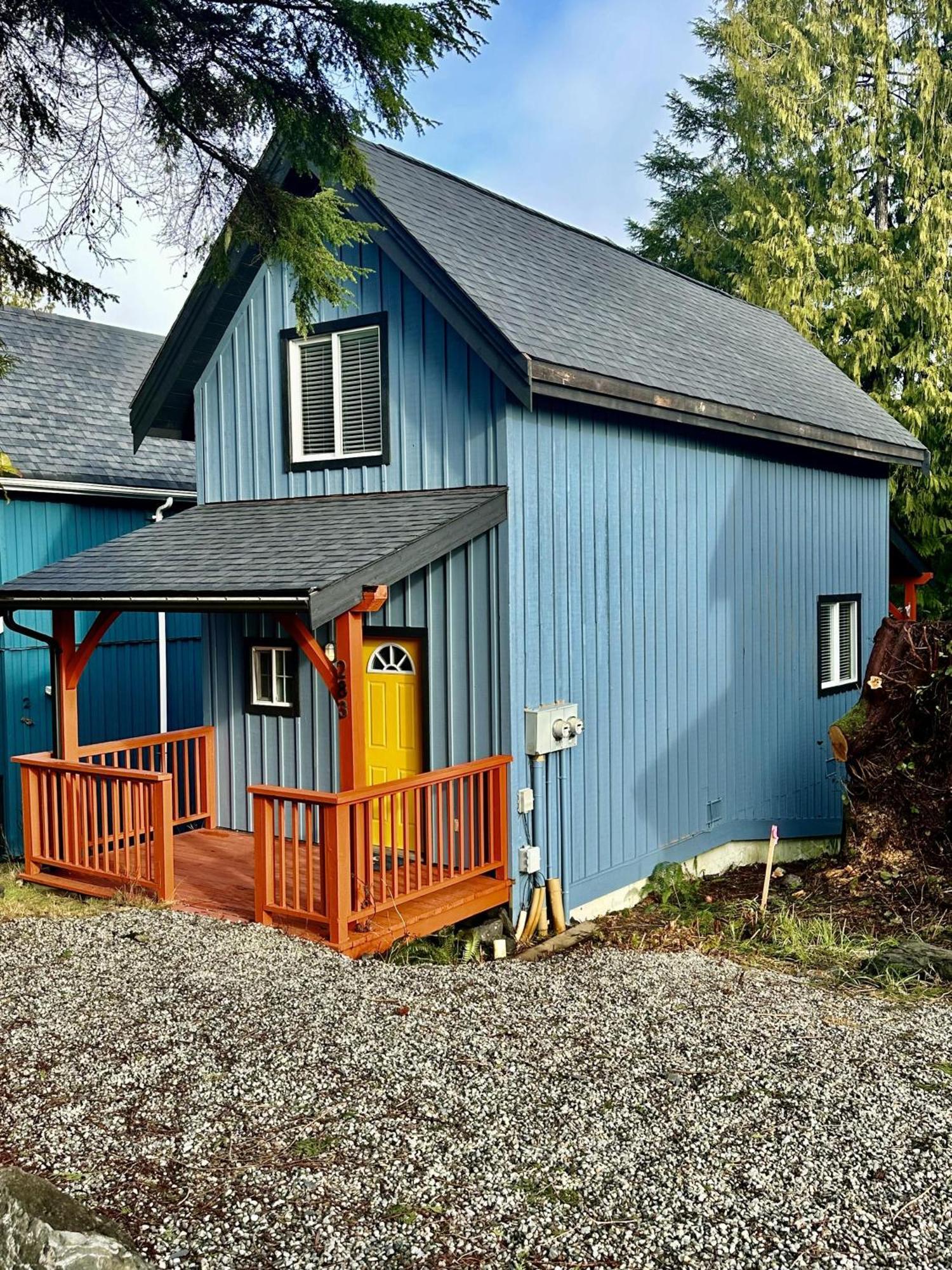 Waterfront Timber Frame Cottage! Ucluelet Eksteriør bilde