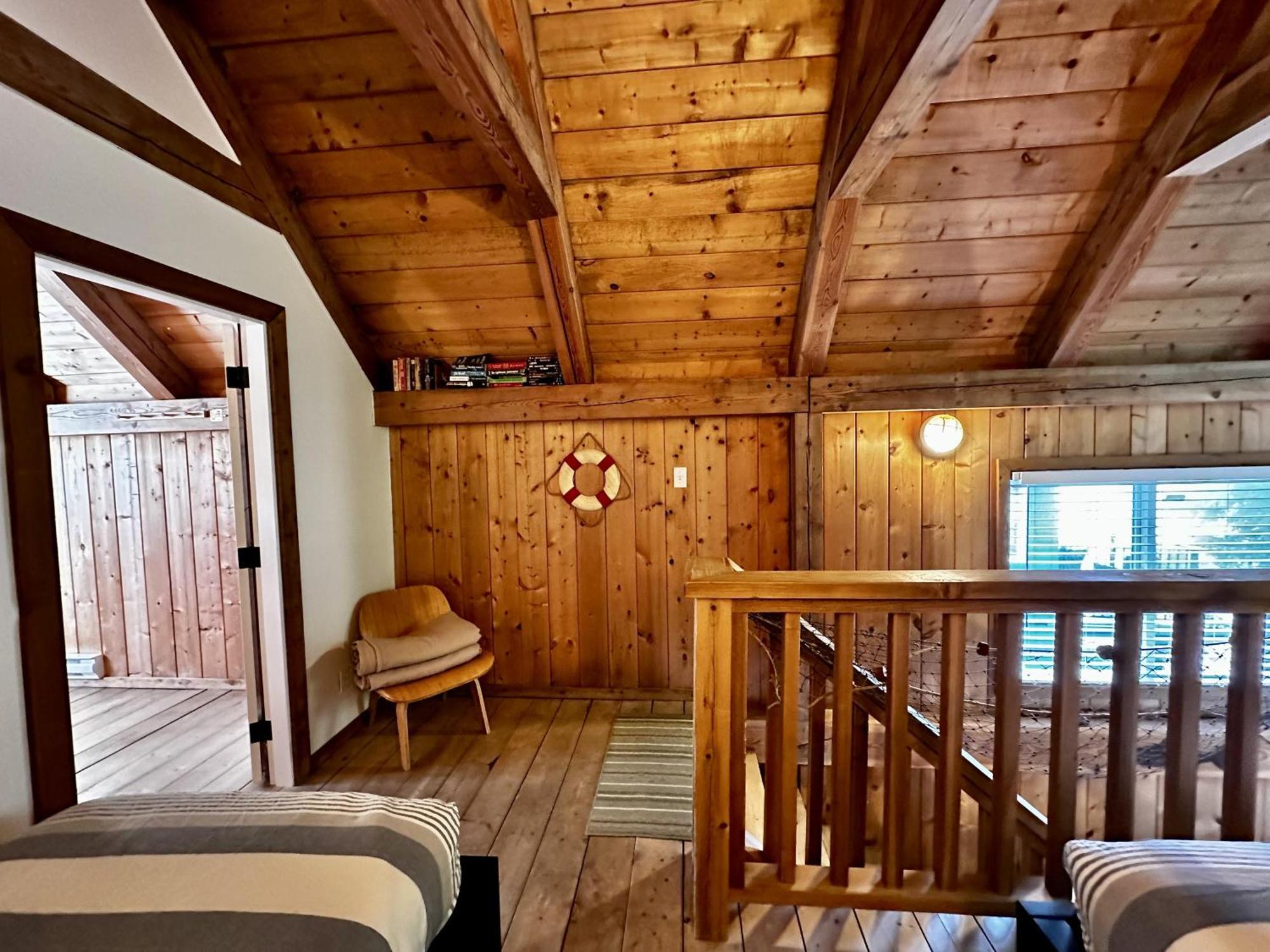 Waterfront Timber Frame Cottage! Ucluelet Eksteriør bilde