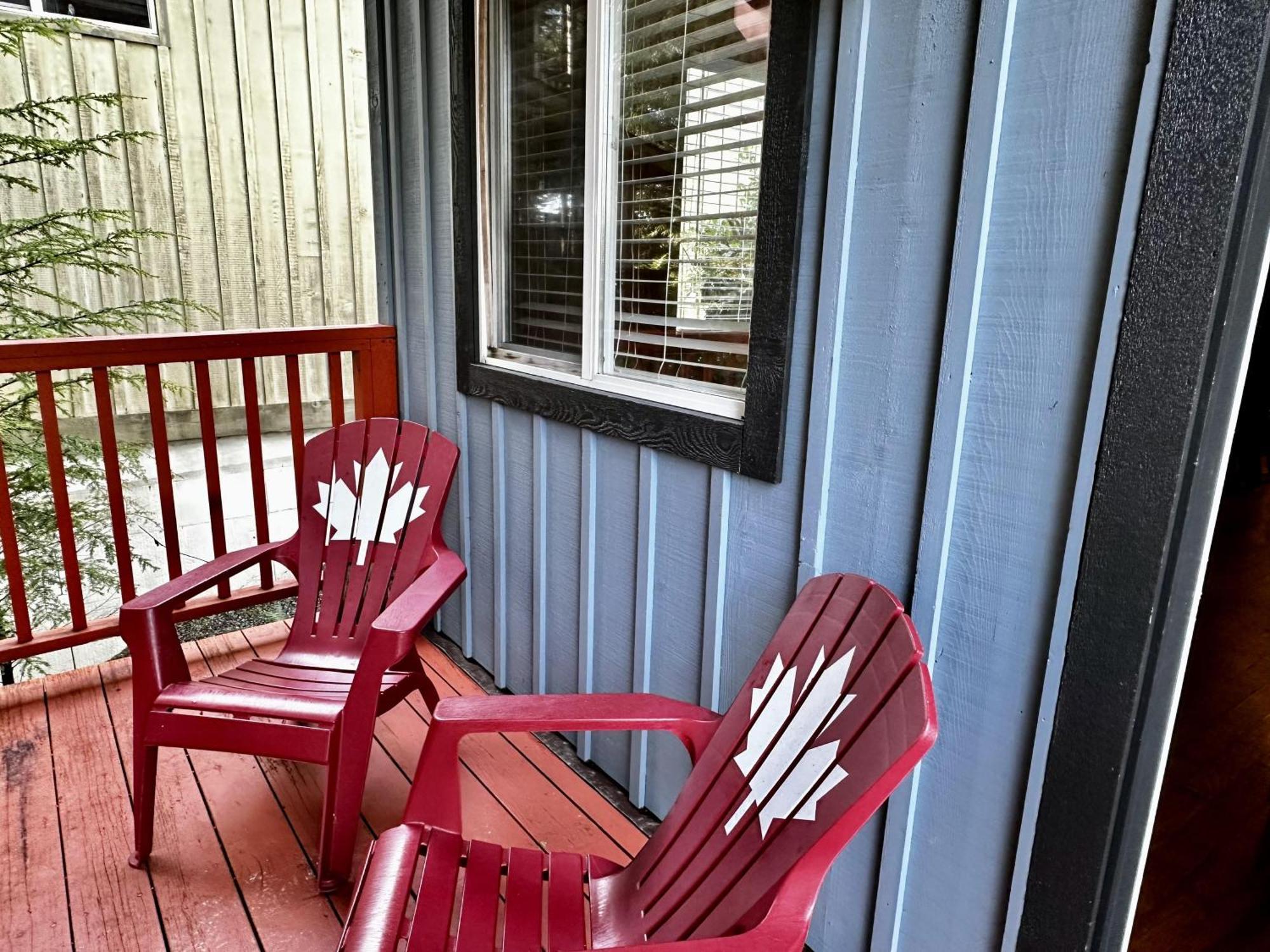 Waterfront Timber Frame Cottage! Ucluelet Eksteriør bilde
